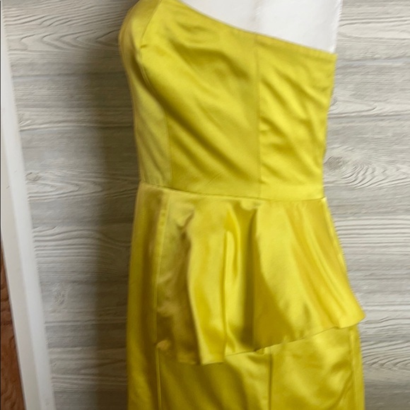 Trina Turk 100% silk peplum dress size 4 yellow - Picture 5 of 11